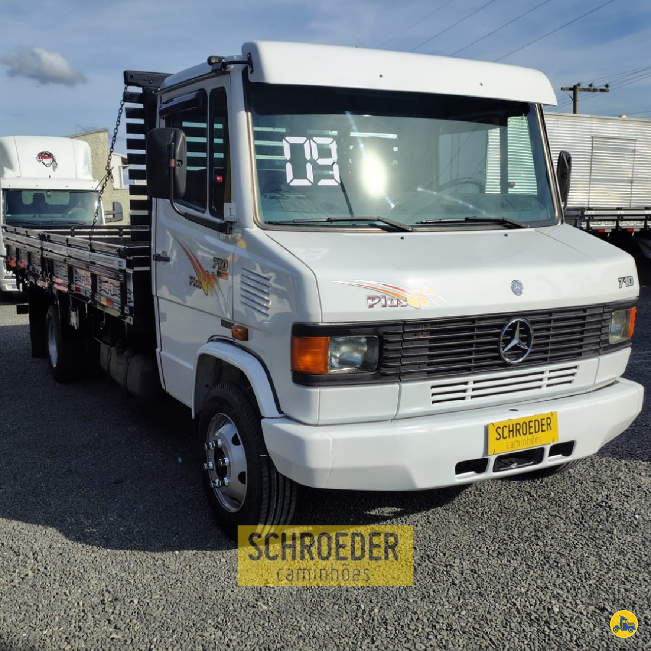CAMINHAO MERCEDES-BENZ MB 710 Chassis 3/4 4x2 Schroeder Caminhões ITUPORANGA SANTA CATARINA SC